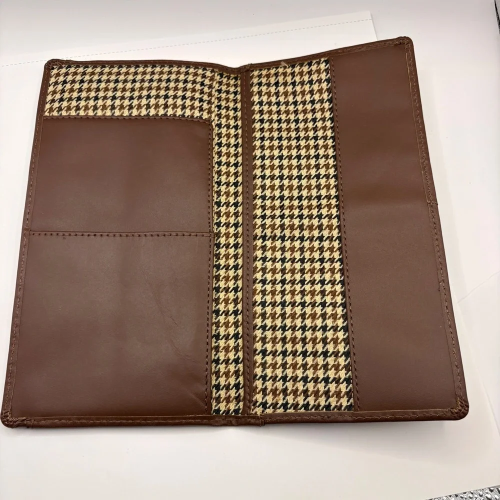 BlackBerry Cutter & Buck‎ Brown Leather Travel Wallet Houndstooth Lining Bifold